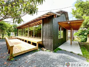 大網白里市四天木乙のリノベーション平屋　外観　ウッドデッキ側