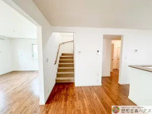 大網白里市季美の森南5丁目中古戸建て　リビング階段
