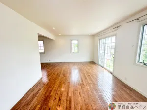 大網白里市季美の森南5丁目中古戸建て　リビング