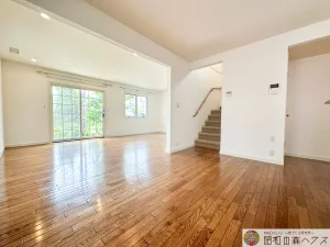 大網白里市季美の森南5丁目中古戸建て　約24帖の広々リビング